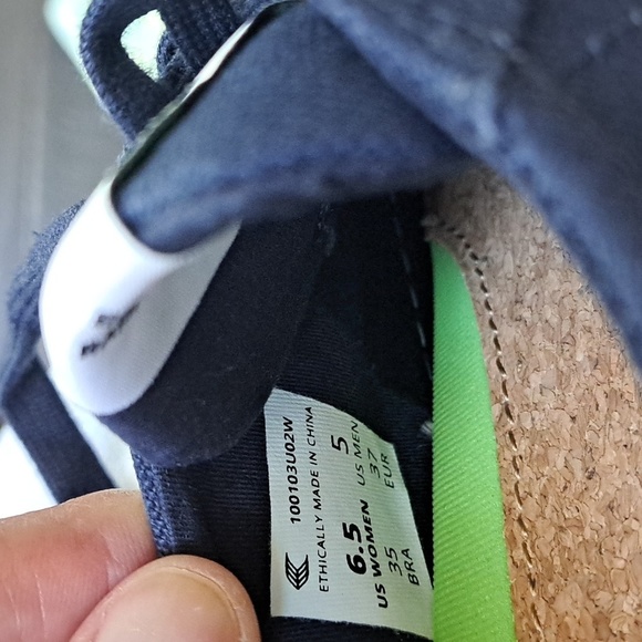 Cariuma Navy Blue Low Top Canvas Sneakers - Picture 10 of 10